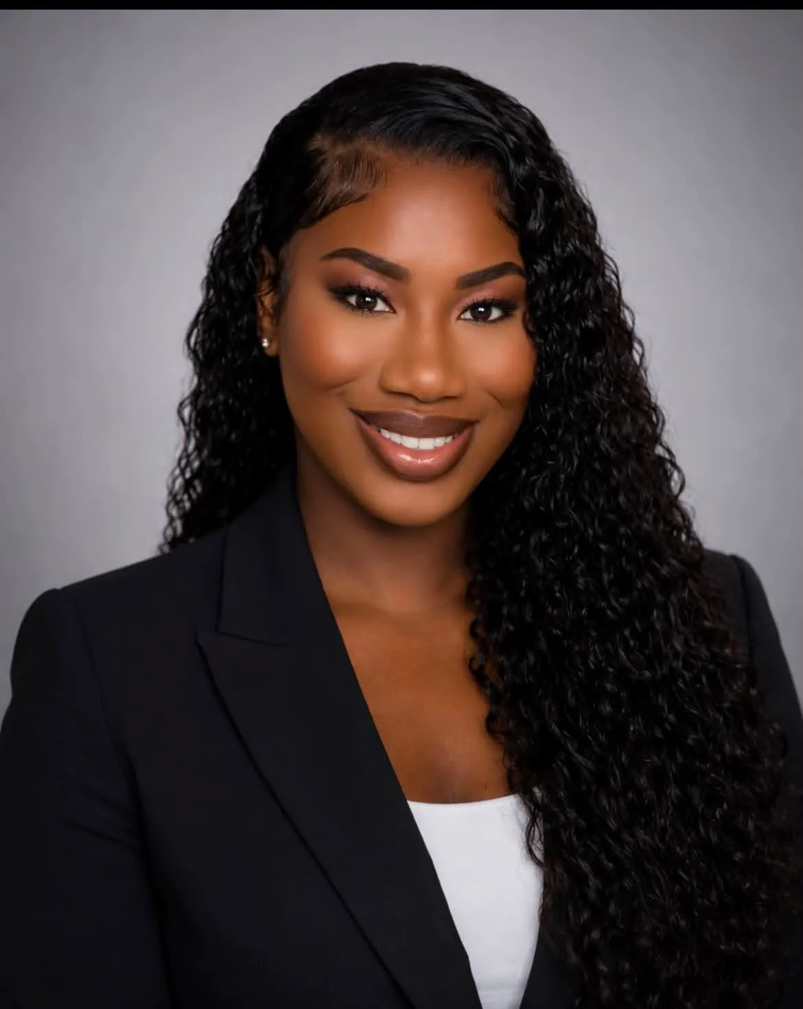 Portrait of attorney Trinicia Leonard